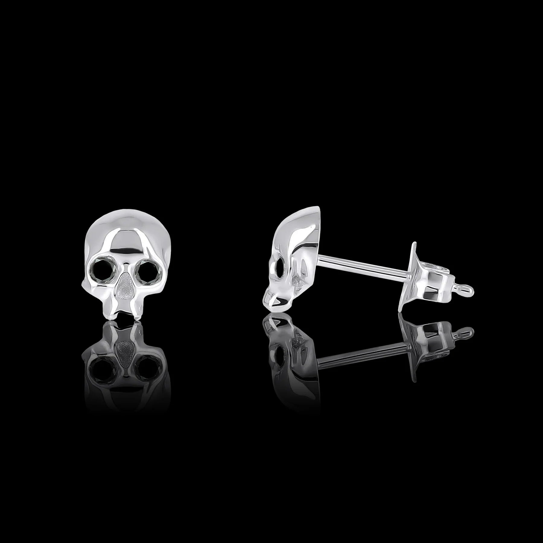 ハムレット スカルピアス ブラックCZダイヤ付き – 925シルバー製ハンドメイド