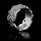 「津波」リング – 青いサファイアが輝く925シルバー製ウェーブリング